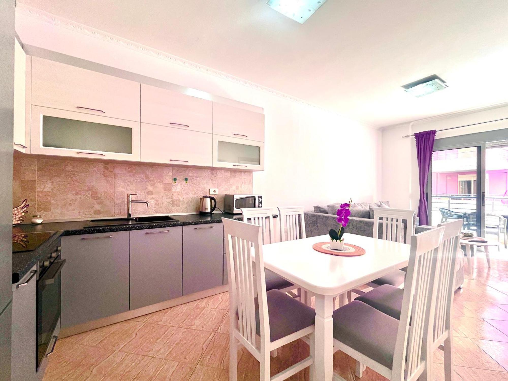 Appartamento Promenade's Family Flat Vlorë